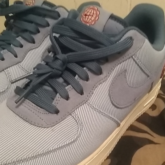 Shoe - Picture 3 of 4